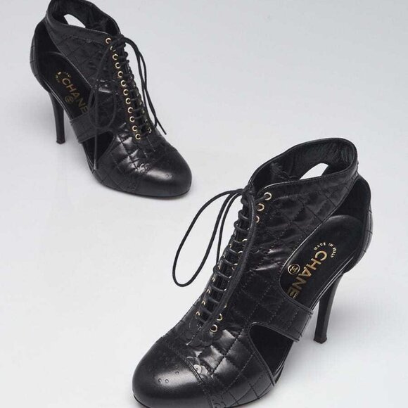 Chanel Black Quilted Leather Lace Up Cut Out Heels Size 7.5/38 - Picture 2 of 5